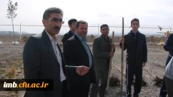 کاشت نهال توسط دانشجویان ، کارکنان و اساتید پردیس امام محمد باقر (ع)  2