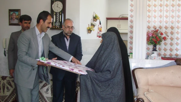 دیدار مسؤولان پردیس امام محمد باقر(ع) بجنورد با خانواده شهید براتعلی ناصری
همزمان با روز تکریم مادران و همسران شهداء، برگزار شد 2