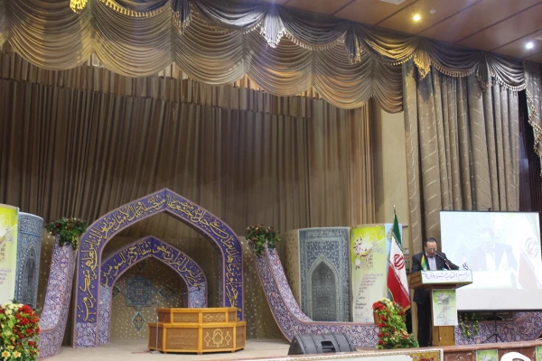 دکتر مهر محمدی در آیین اختتامیه بیست و چهارمین جشنواره قرآن و عترت دانشجو معلمان برادر دانشگاه فرهنگیان در کرمان:
دستیابی دانشجو معلمان دانشگاه فرهنگیان به شایستگی تفکر قرآنی غایت و آرمان ماست 2