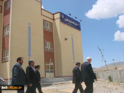 آقای نعیمی مدیر کل محترم طرح های عمرانی و رابط پارلمانی دانشگاه فرهنگیان کشور
همه مسئولان نظام بر تقویت دانشگاه فرهنگیان تأکید دارند.