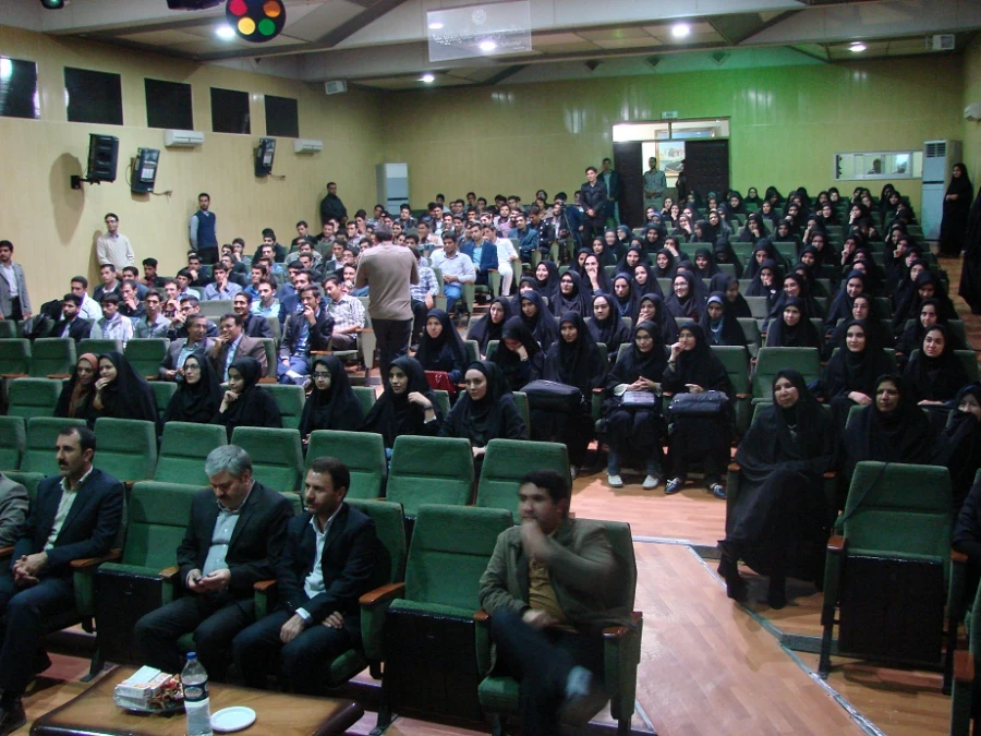 همایش سبک زندگی اسلامی در همسرگزینی و مهارتهای زندگی برگزار گردید. 4