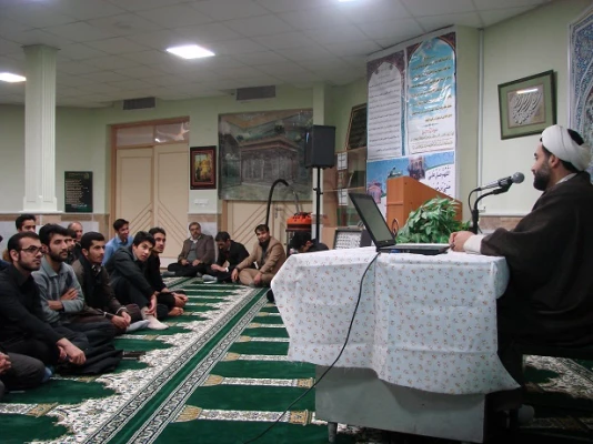 گفتمان دینی مهدویت در پردیس امام محمدباقر(ع) برگزار شد.  2