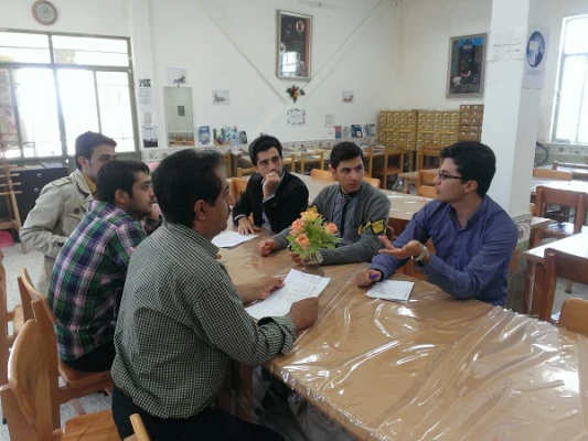 جلسه اعضای انجمن علمی پردیس پیرامون برگزاری مسابقات علمی  4