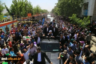 حضور کارکنان و دانشجو معلمان دانشگاه فرهنگیان استان در مراسم استقبال از رئیس جمهور و هیأت دولت