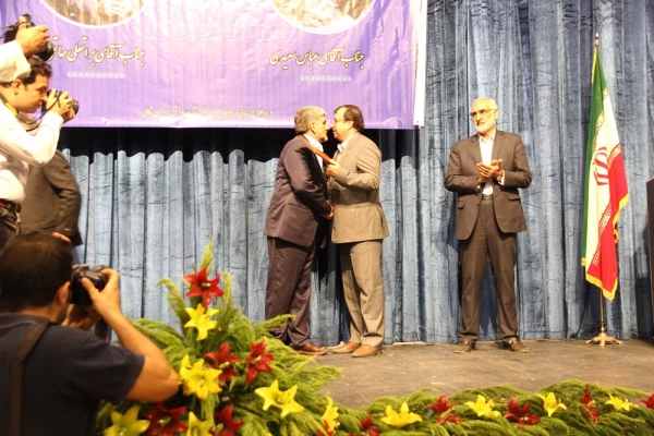 آیین معارفه مدیر کل آموزش وپرورش برگزار شد 3