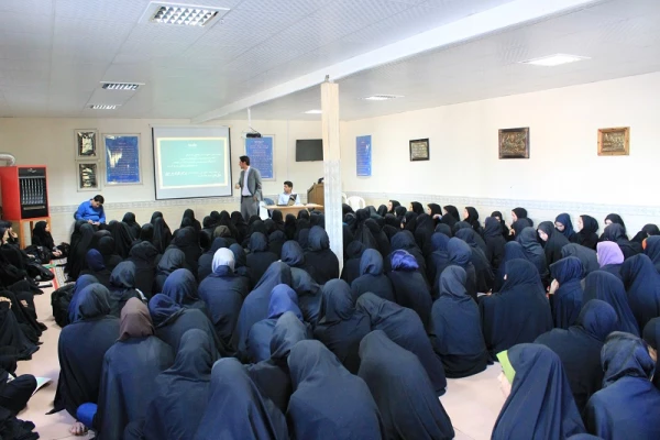 برگزاری کارگاه آموزشی- توجیهی نحوه مشارکت دانشجویان در همایش های علمی 4