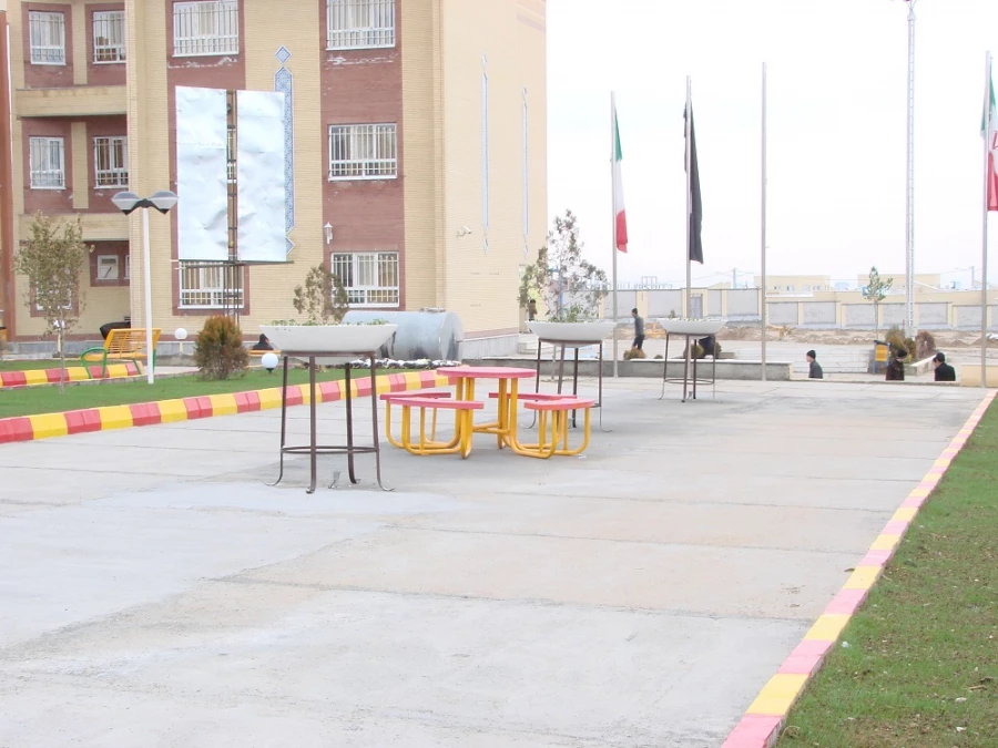 محوطه ی اقامتی دانشجویان