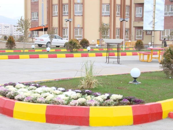 محوطه ی اقامتی دانشجویان