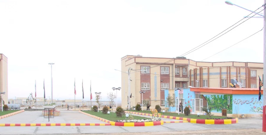 محوطه ی اقامتی دانشجویان