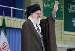 رهبر انقلاب در دیدار فرهنگیان و دانشجومعلمان:
دانشگاه فرهنگیان یکی از مراکز بسیار مهم است که باید برای توسعه ی کمی و کیفی آن هر آنچه که می توان، سرمایه گذاری کرد 2