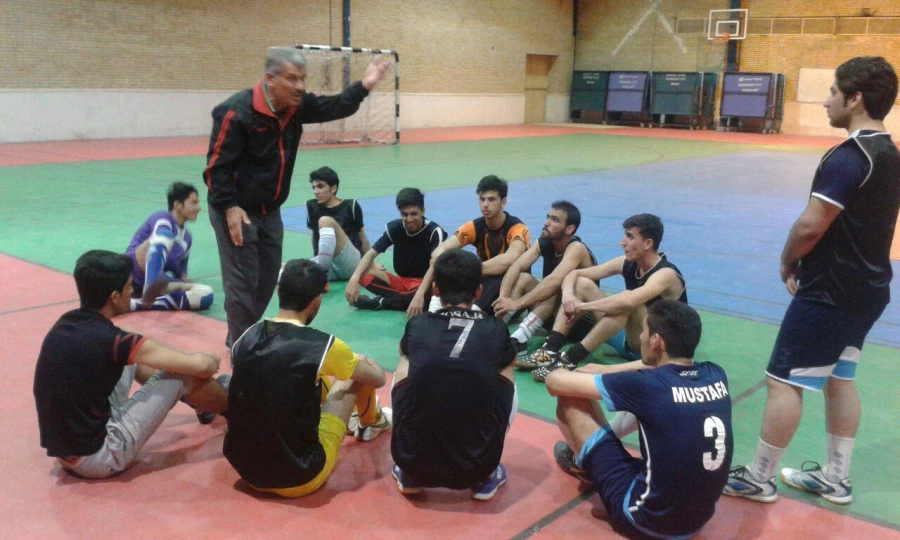 مسابقه فوتسال تیم های پردیس امام محمد باقر(ع)و دانشگاه پیام نور استان 2