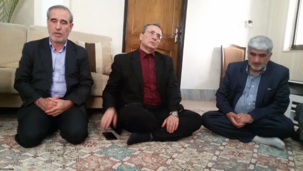 دیدار آقای دکتر مهر محمدی سرپرست دانشگاه فرهنگیان با خانواده شهید عبداله برزگ 2