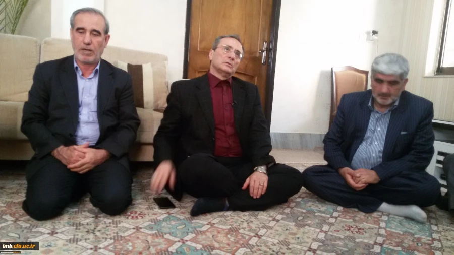 دیدار آقای دکتر مهر محمدی سرپرست دانشگاه فرهنگیان با خانواده شهید عبداله برزگ 2