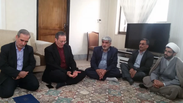 دیدار آقای دکتر مهر محمدی سرپرست دانشگاه فرهنگیان با خانواده شهید عبداله برزگ 3