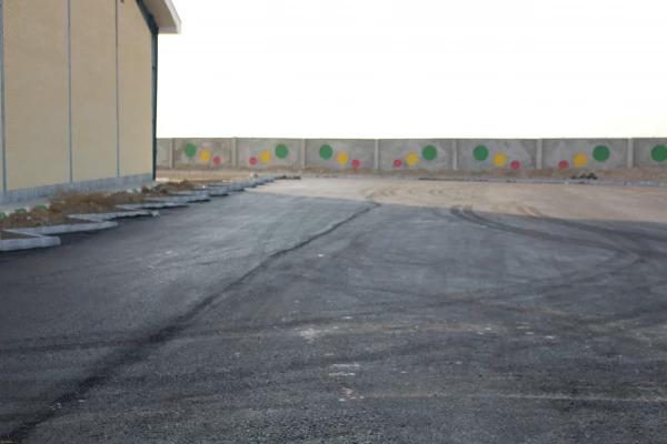 آسفالت ریزی محوطه سراهای دانشجویی و مجموعه ورزشی دانشگاه فرهنگیان خراسان شمالی 5