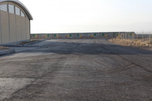 آسفالت ریزی محوطه سراهای دانشجویی و مجموعه ورزشی دانشگاه فرهنگیان خراسان شمالی 2