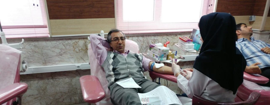 دانشجومعلمان و کارکنان دانشگاه فرهنگیان خراسان شمالی جهت اهداء خون به زلزله زدگان کرمانشاه اقدام کردند. 4