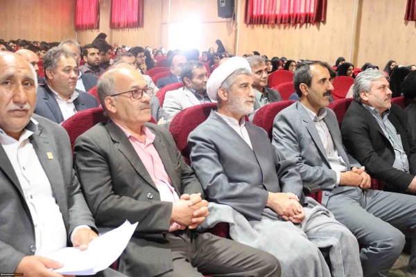 مراسم گرامیداشت روز معلم و تجلیل از مقام استاد در دانشگاه فرهنگیان خراسان شمالی با حضور آقای دکتر صفرزاده معاونت فرهنگی واجتماعی دانشگاه فرهنگیان کشور برگزار شد 6