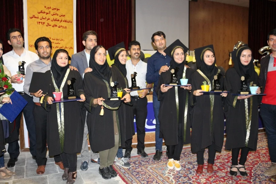 مراسم جشن دانش اموختگی دانشجویان پردیس های دانشگاه فرهنگیان خرسان شمالی با حضور آقای دکتر صفرزاده معاونت فرهنگی واجتماعی دانشگاه فرهنگیان کشور ، برگزار شد. 5