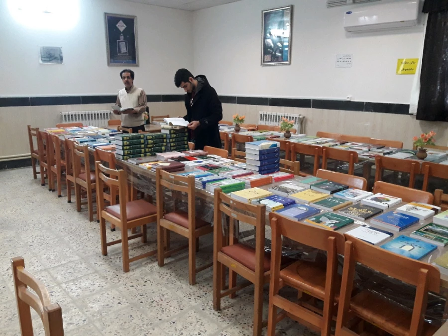 نمایشگاه تازه های کتاب 2