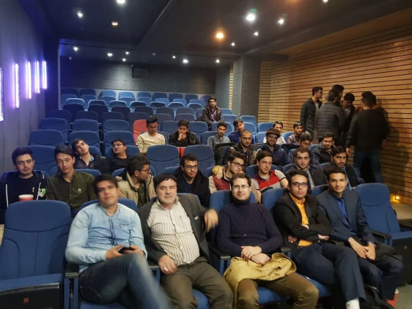 برنامه پخش نقد فیلم قانون مورفی برای دانشجومعلمان پردیس امام محمد باقر(ع) برگزار شد 2