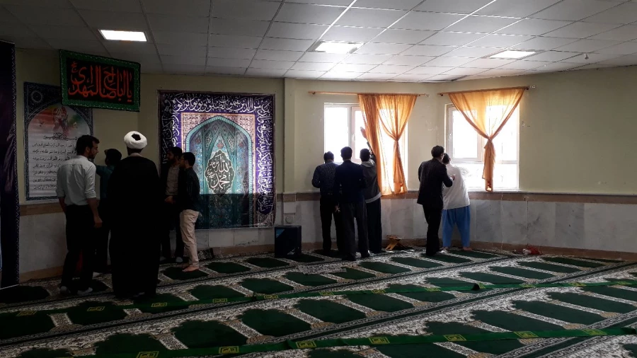 گزارش تصویری غبارروبی از نمازخانه های پردیس امام محمد باقر(ع) و سرای دانشجویی به مناسبت شروع ماه مبارک رمضان 2
