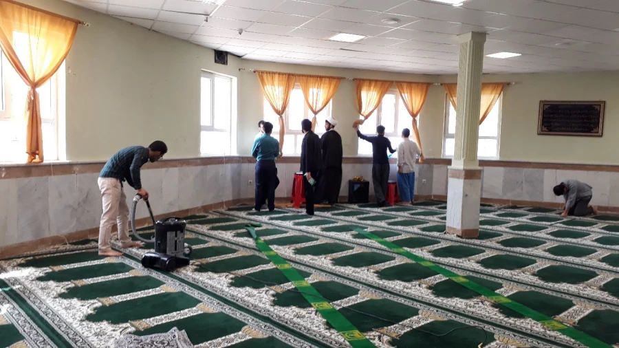 گزارش تصویری غبارروبی از نمازخانه های پردیس امام محمد باقر(ع) و سرای دانشجویی به مناسبت شروع ماه مبارک رمضان 2