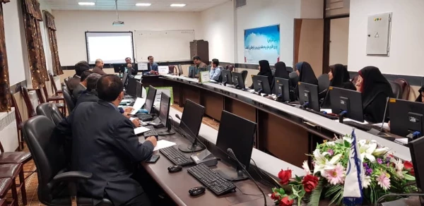 کارگاه هم اندیشی و توانمندسازی اساتید کارورزی برگزار شد. 4