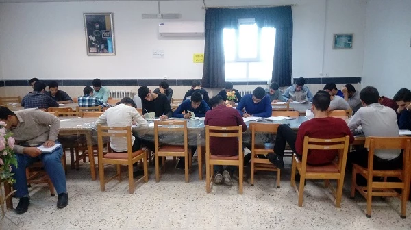 برگزاری کارگاه آموزشی  شیوه های جستجوی منابع علمی در کتابخانه  4