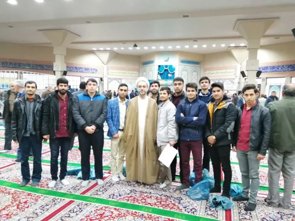 حضور دانشجو معلمان پردیس امام محمد باقر(ع) در نماز جمعه  2