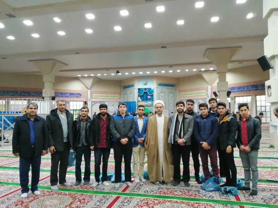 حضور دانشجو معلمان پردیس امام محمد باقر(ع) در نماز جمعه  2