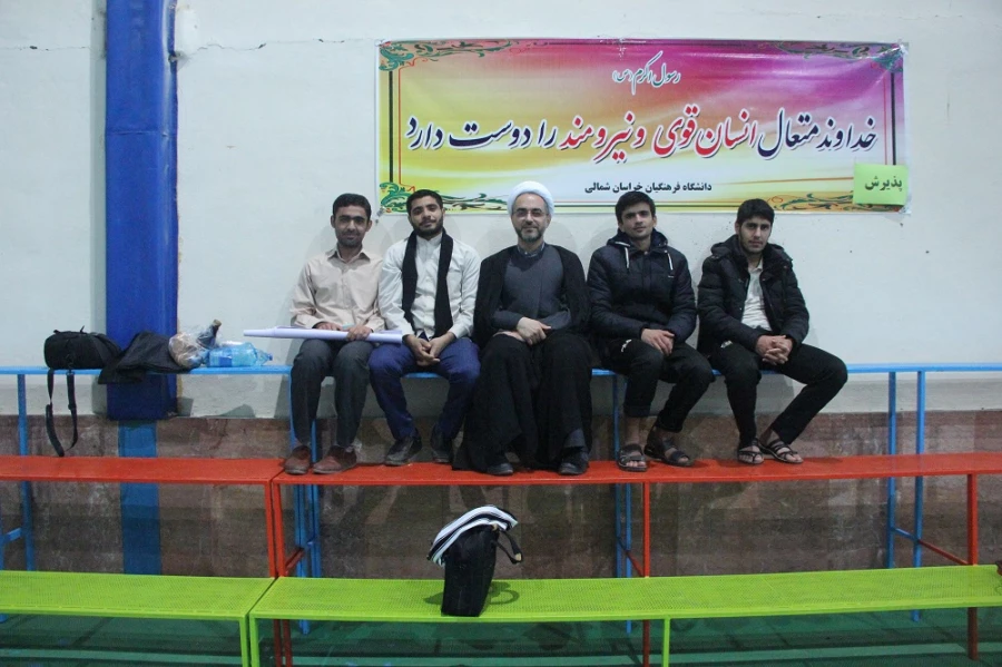 مسابقه فوتسال بین تیم  دانشگاه فرهنگیان و حوزه علمیه امام خمینی بجنورد برگزار شد 2